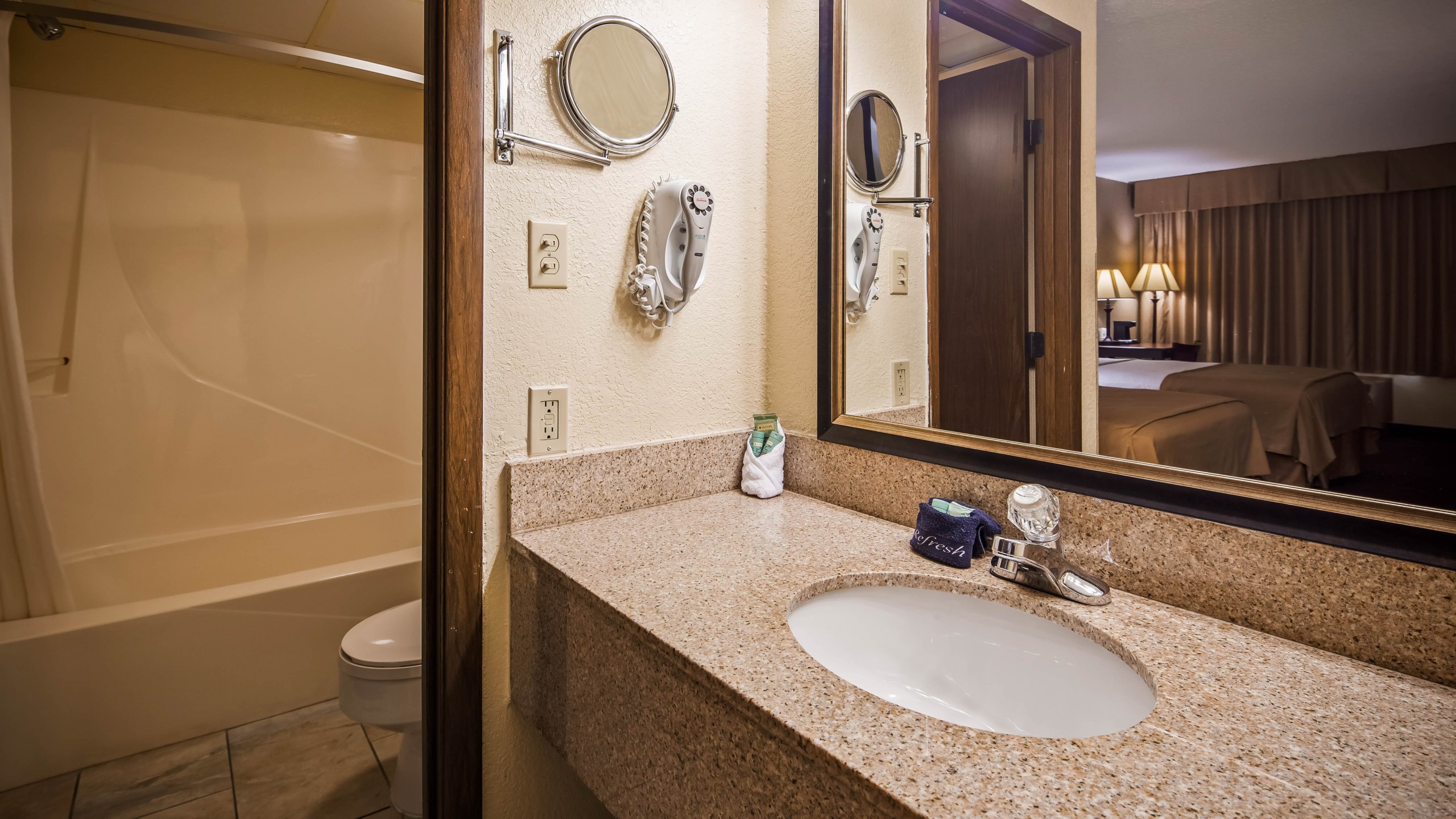 Best Western Center Pointe Inn