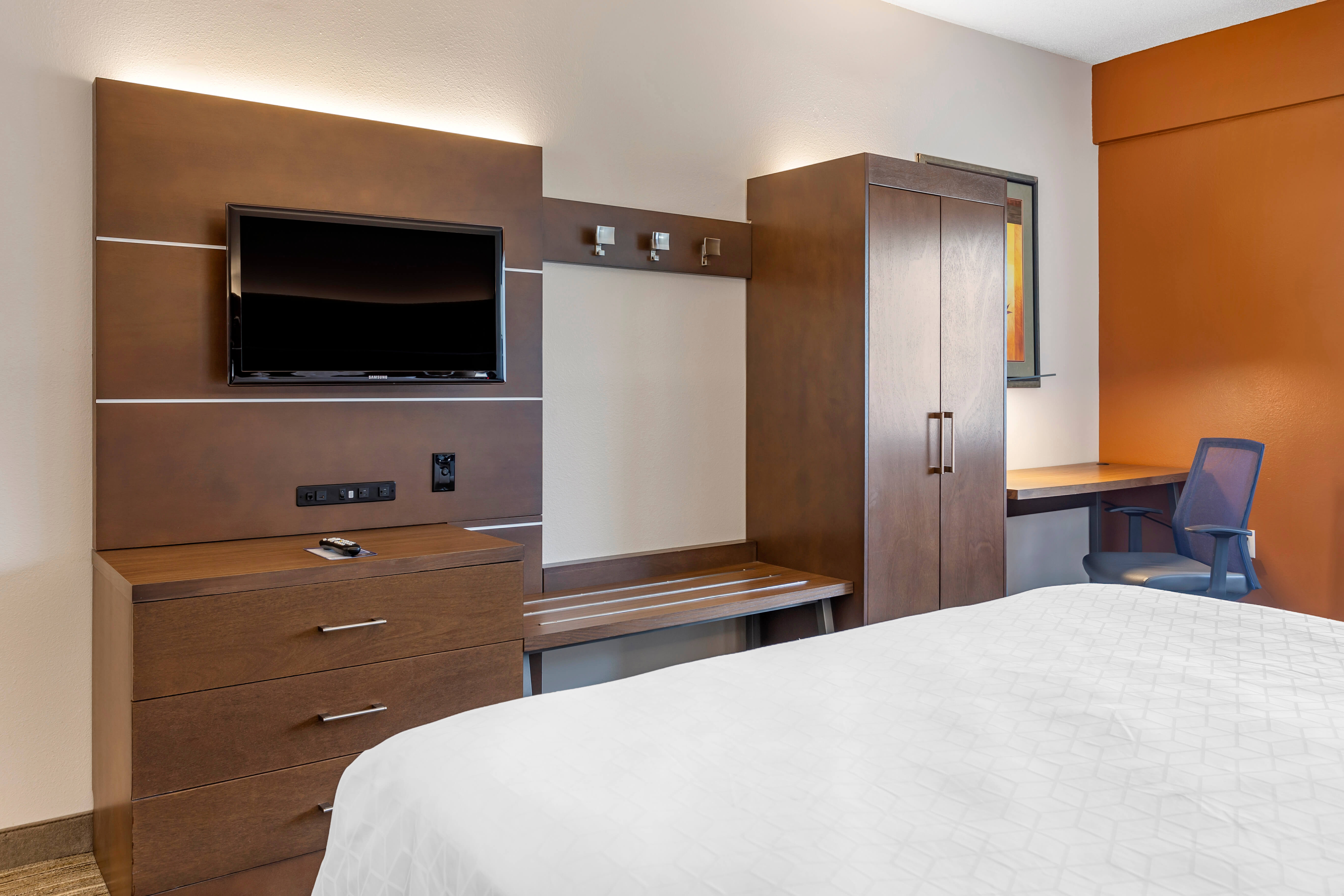 Holiday Inn Express Green Mtn. Drive