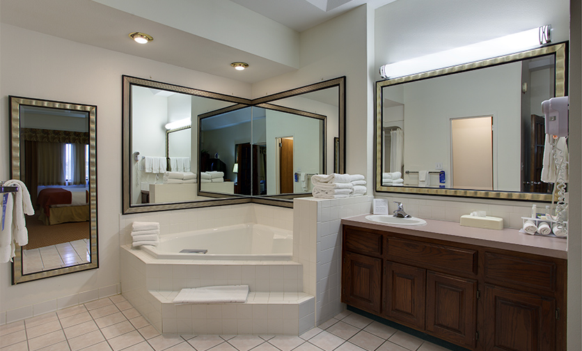 Holiday Inn Express Green Mtn. Drive