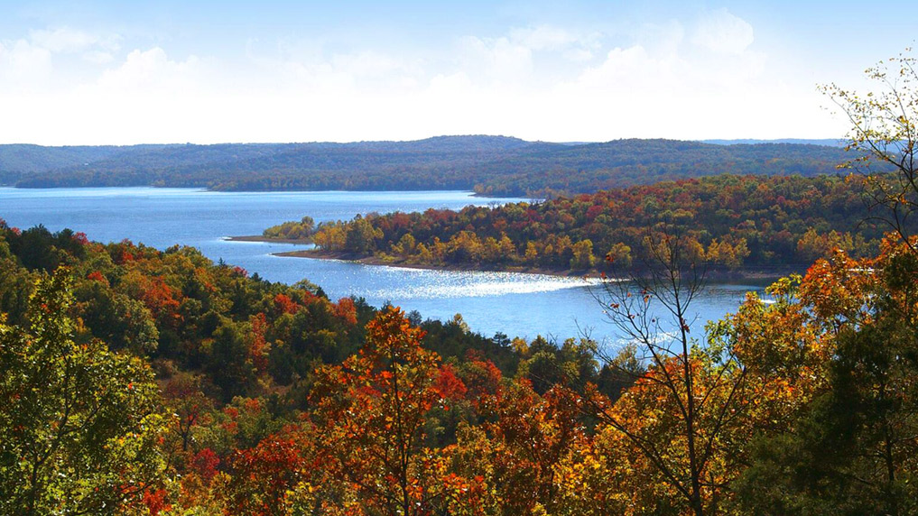 Whisper Cove Luxury Lakeside Living in Branson