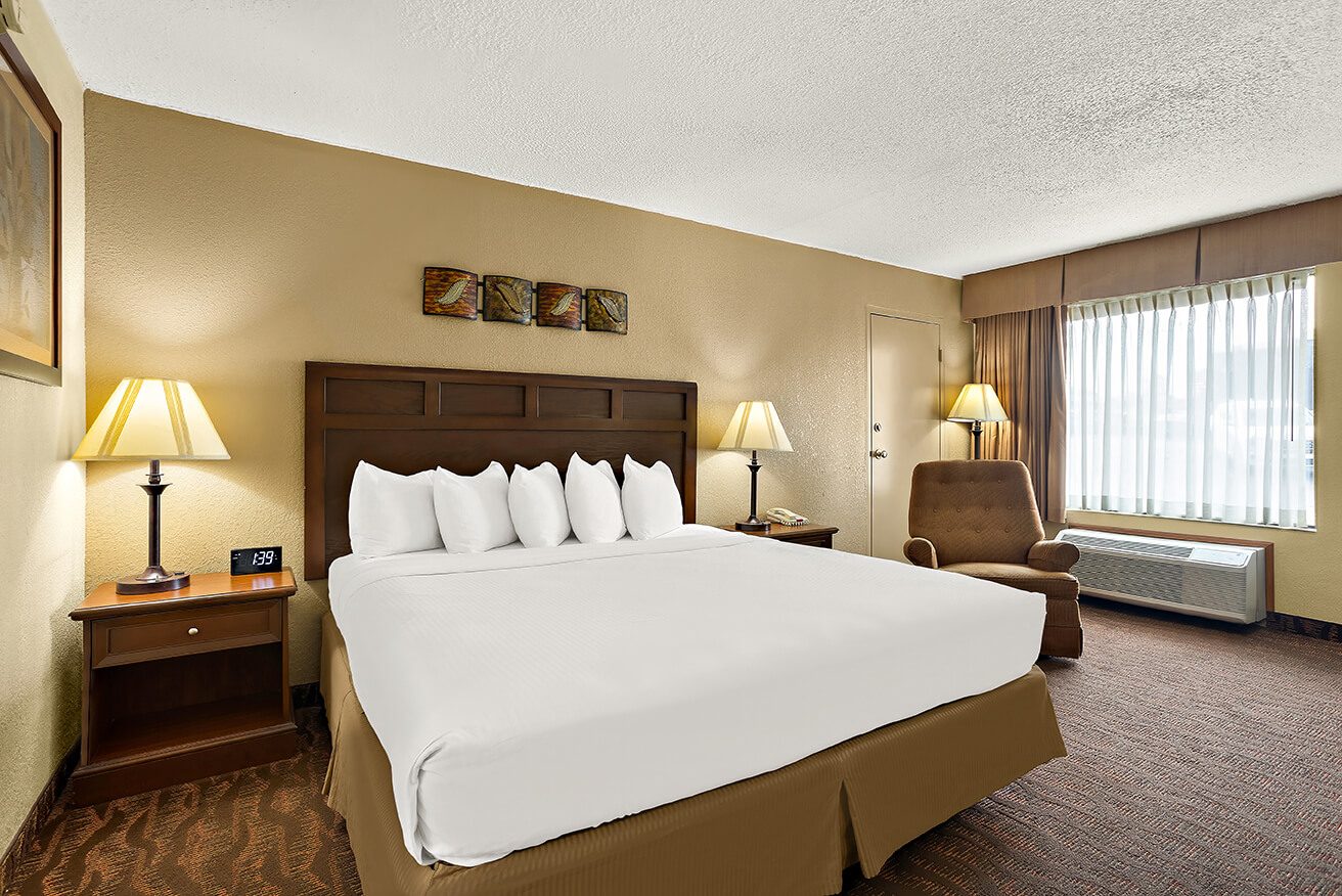 Best Western Center Pointe Inn 1 King Bed